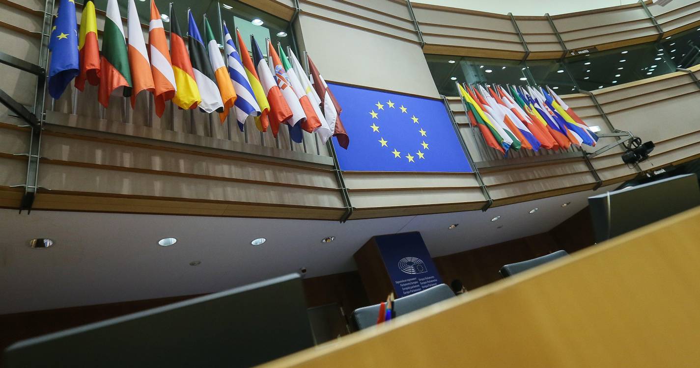 Bruxelas investiga quatro grandes plataformas online de conteúdo pornográfico