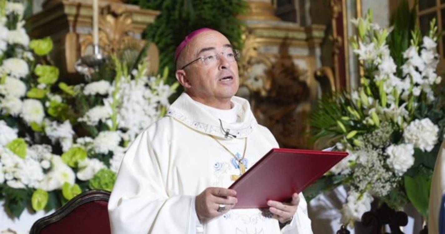 Monte: Começou a missa em homenagem à padroeira do arquipélago