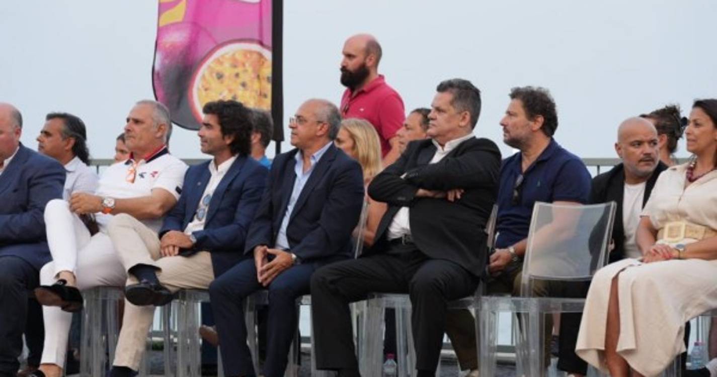 Pequenos-grandes craques apresentados na Praça CR7