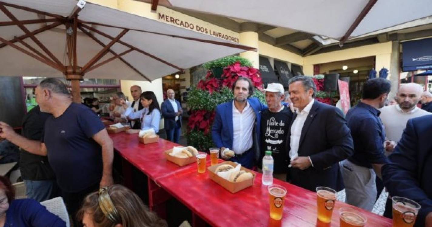 Governantes e presidente da CMF cumprem tradição no Mercado dos Lavradores (com fotos)