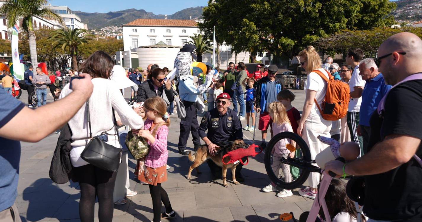 Semana da Proteção Civil arranca com dezenas de visitantes na Praça do Povo (com vídeo e fotos)