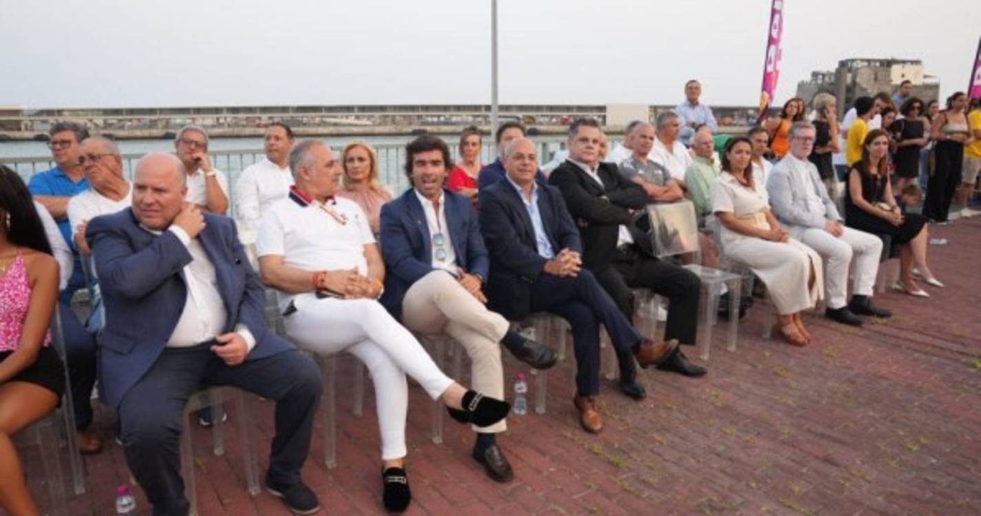 Pequenos-grandes craques apresentados na Praça CR7