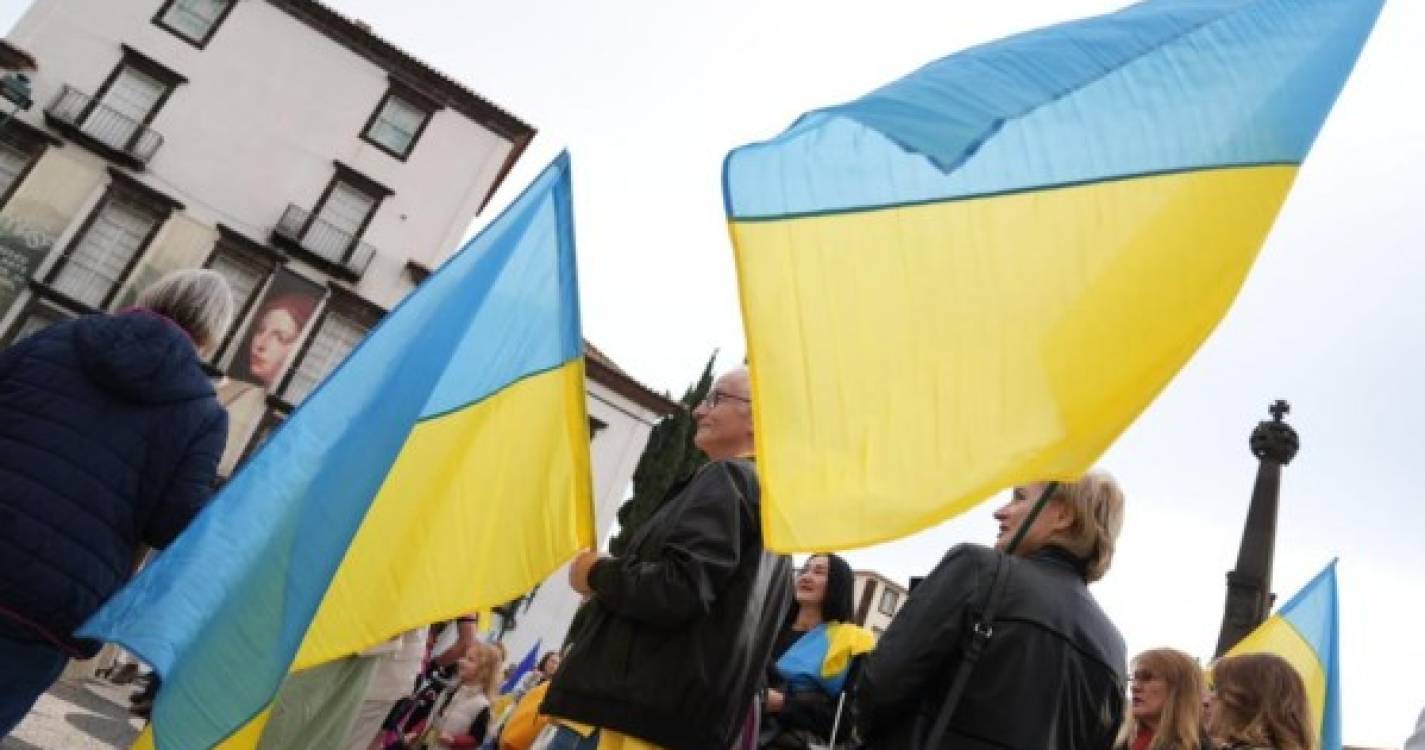 Ucrânia: Veja algumas fotos da vigília no Largo do Município