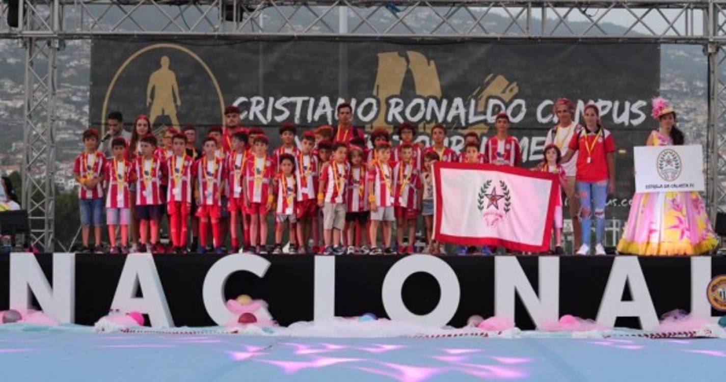 Pequenos-grandes craques apresentados na Praça CR7