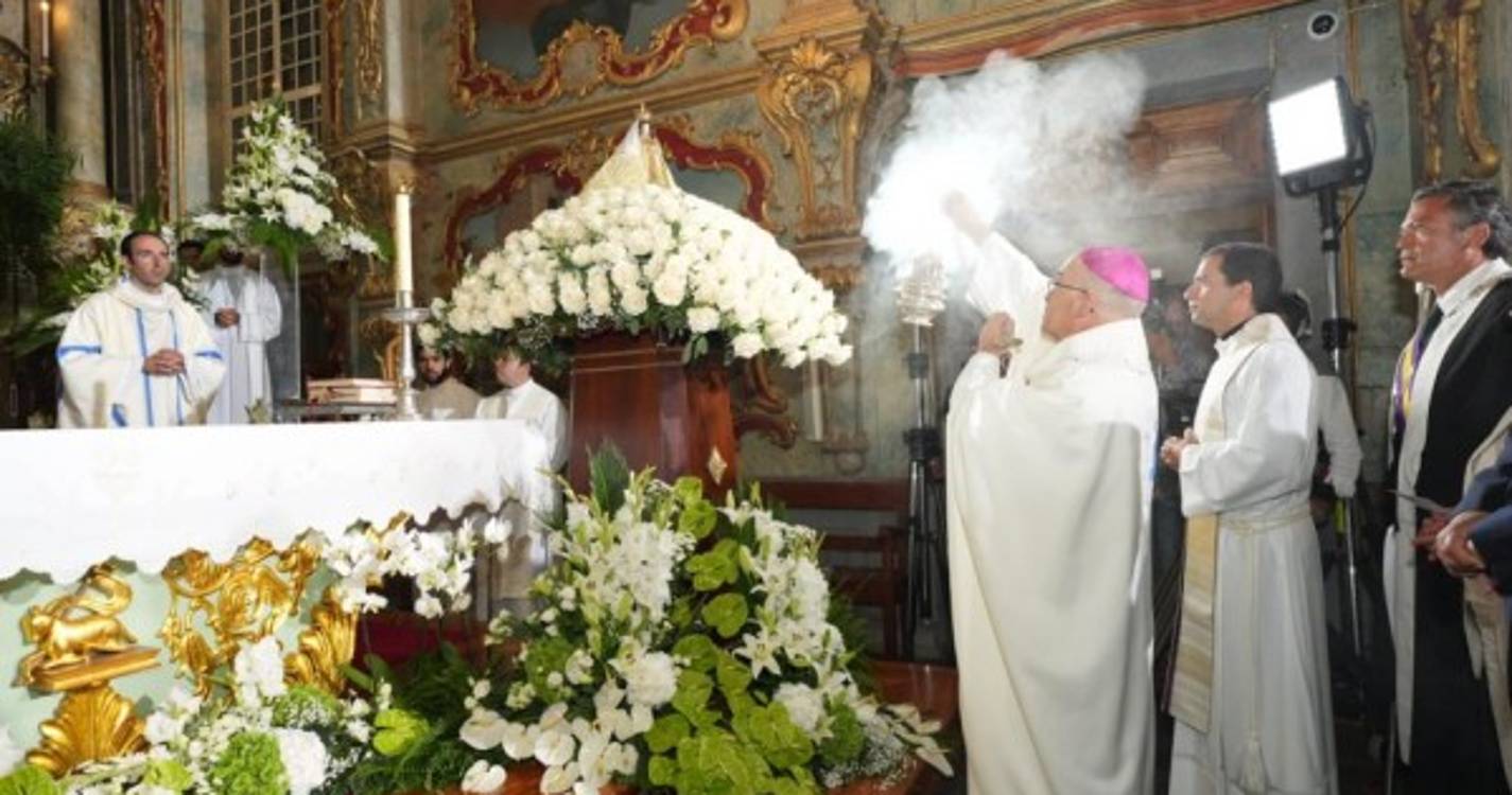 Monte: Começou a missa em homenagem à padroeira do arquipélago