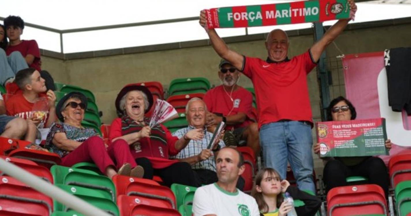 Veja quem está a assistir ao Marítimo-Guimarães (com fotos)