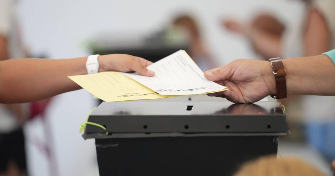 Projeções preveem abstenção entre 43% e 48,3%