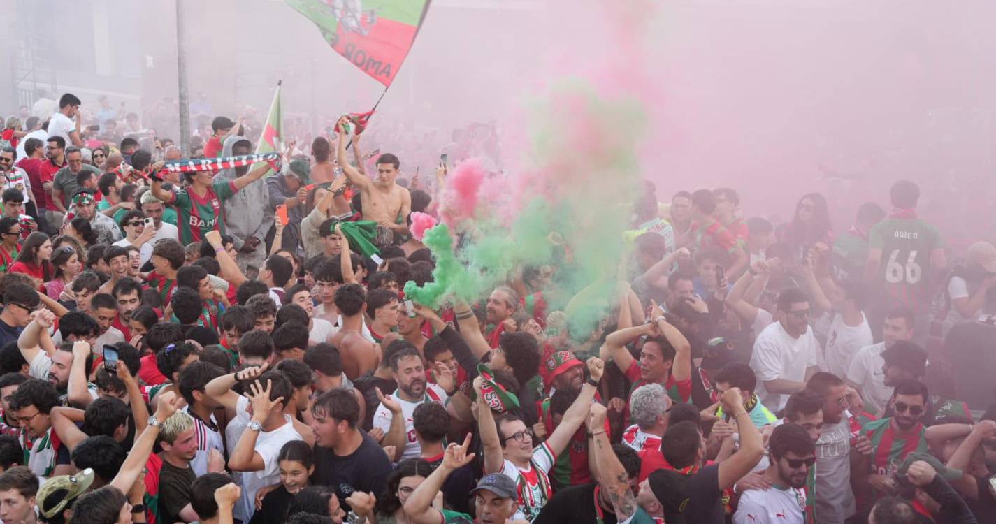 Festa ‘rija’ nos Barreiros após a confirmação do regresso maritimista à I Liga (com fotos e vídeos)