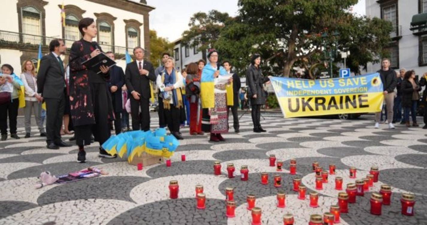 Ucrânia: Veja algumas fotos da vigília no Largo do Município
