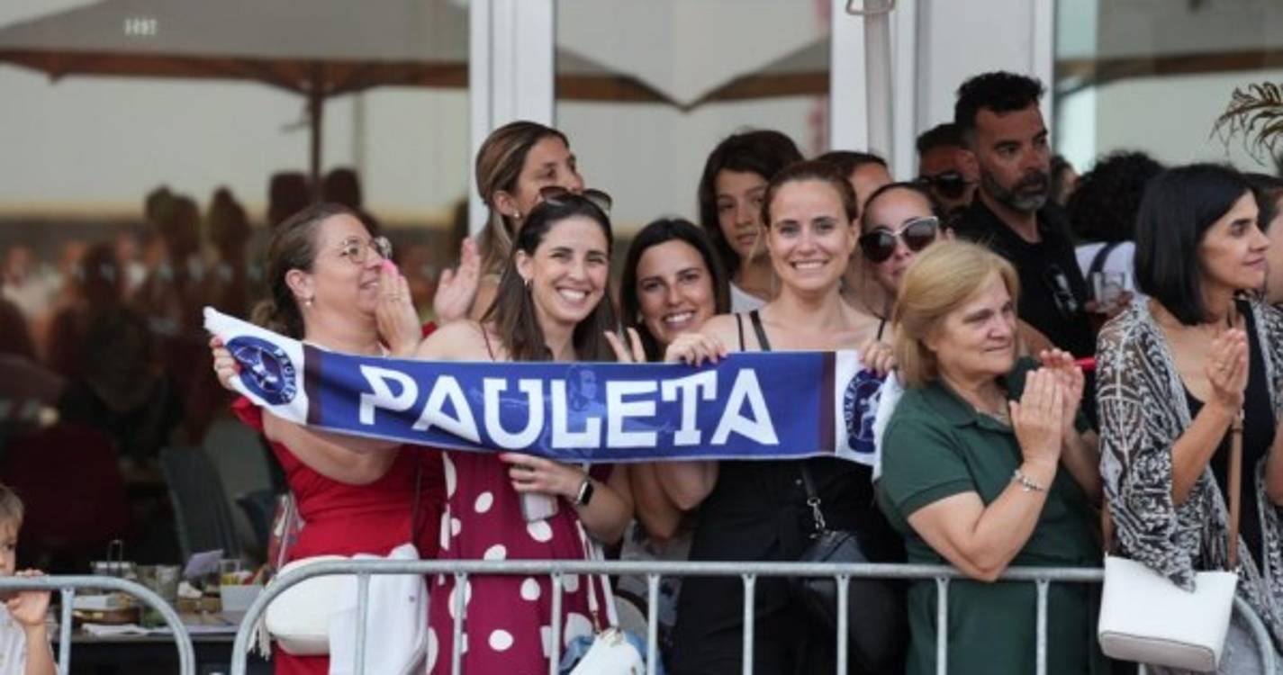 Pequenos-grandes craques apresentados na Praça CR7