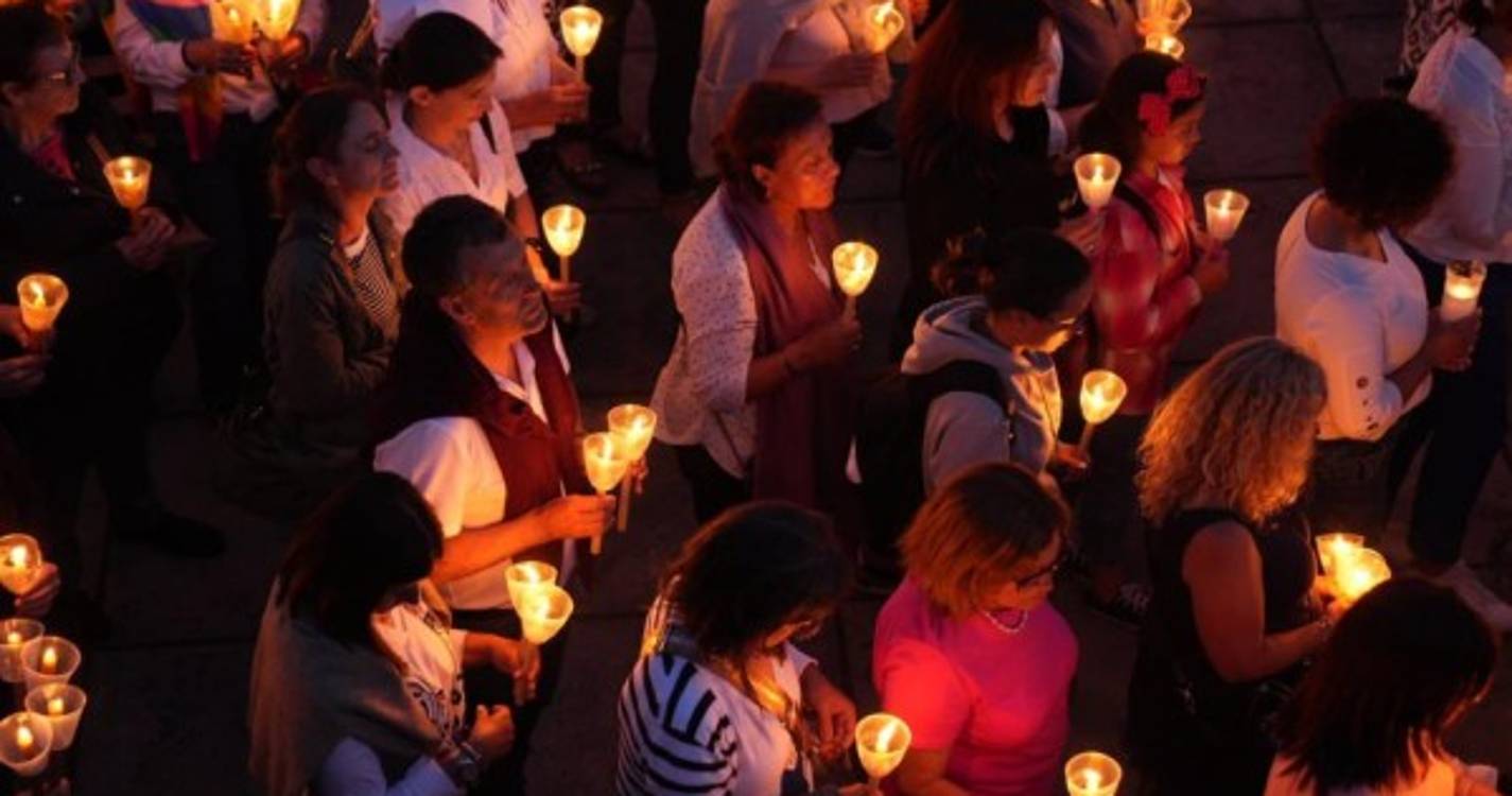 Procissão das velas percorre ruas da paróquia de Fátima