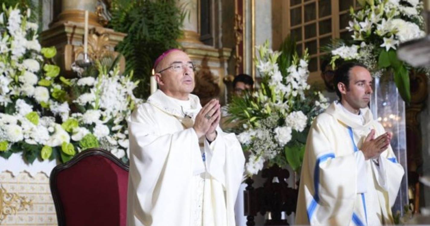 Monte: Começou a missa em homenagem à padroeira do arquipélago