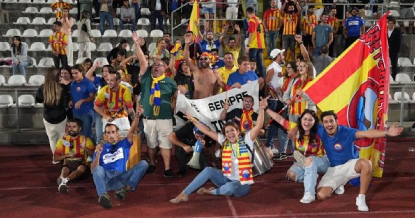 Veja a festa dos adeptos e dirigentes do Caniçal após a conquista da Supertaça