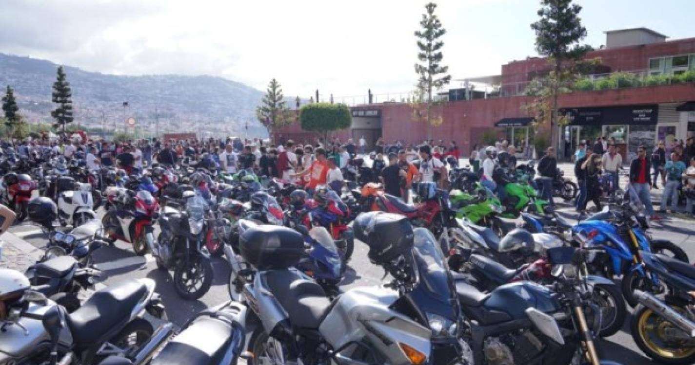 Centenas de motociclistas partem da Avenida Sá Carneiro rumo à Calheta (com fotos)