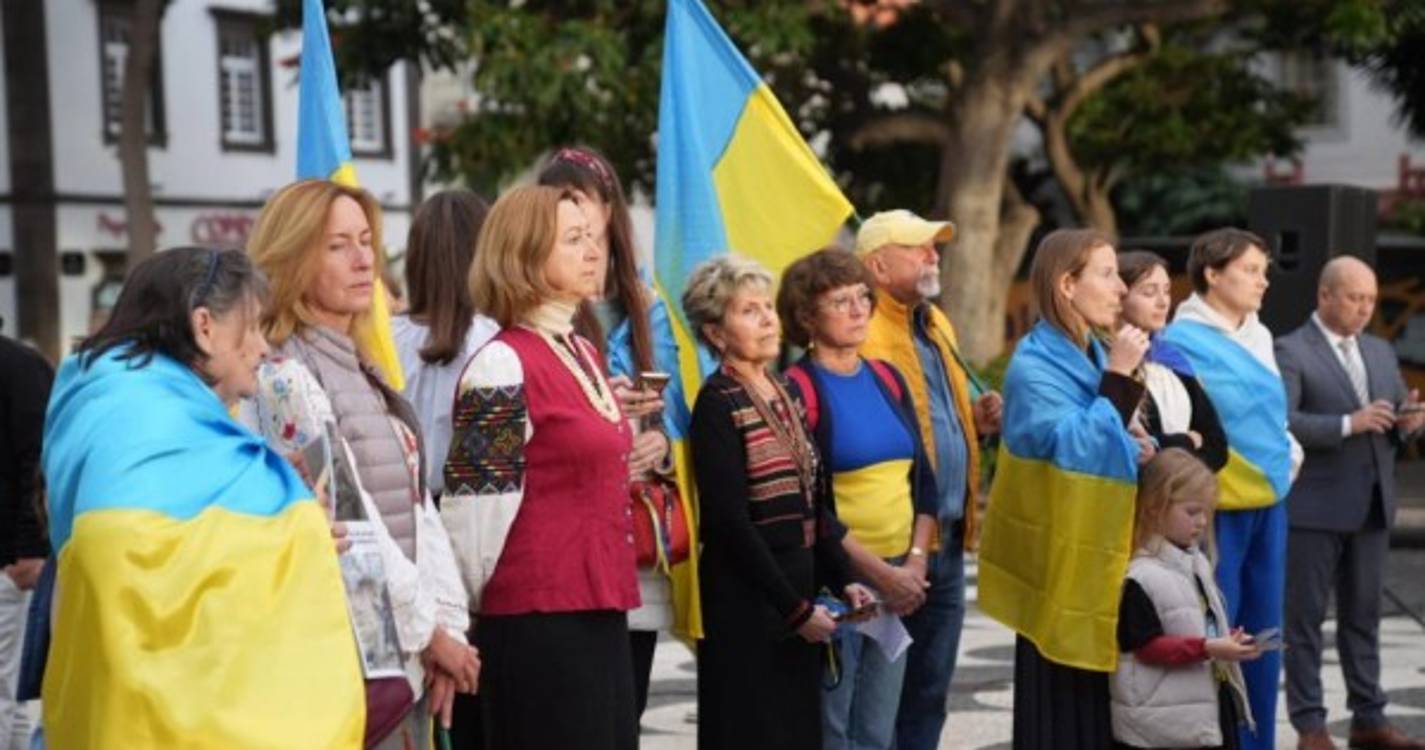 Ucrânia: Veja algumas fotos da vigília no Largo do Município