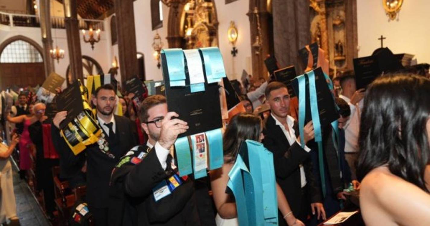 Momento alto na Sé com a bênção das fitas (com fotos e vídeo)