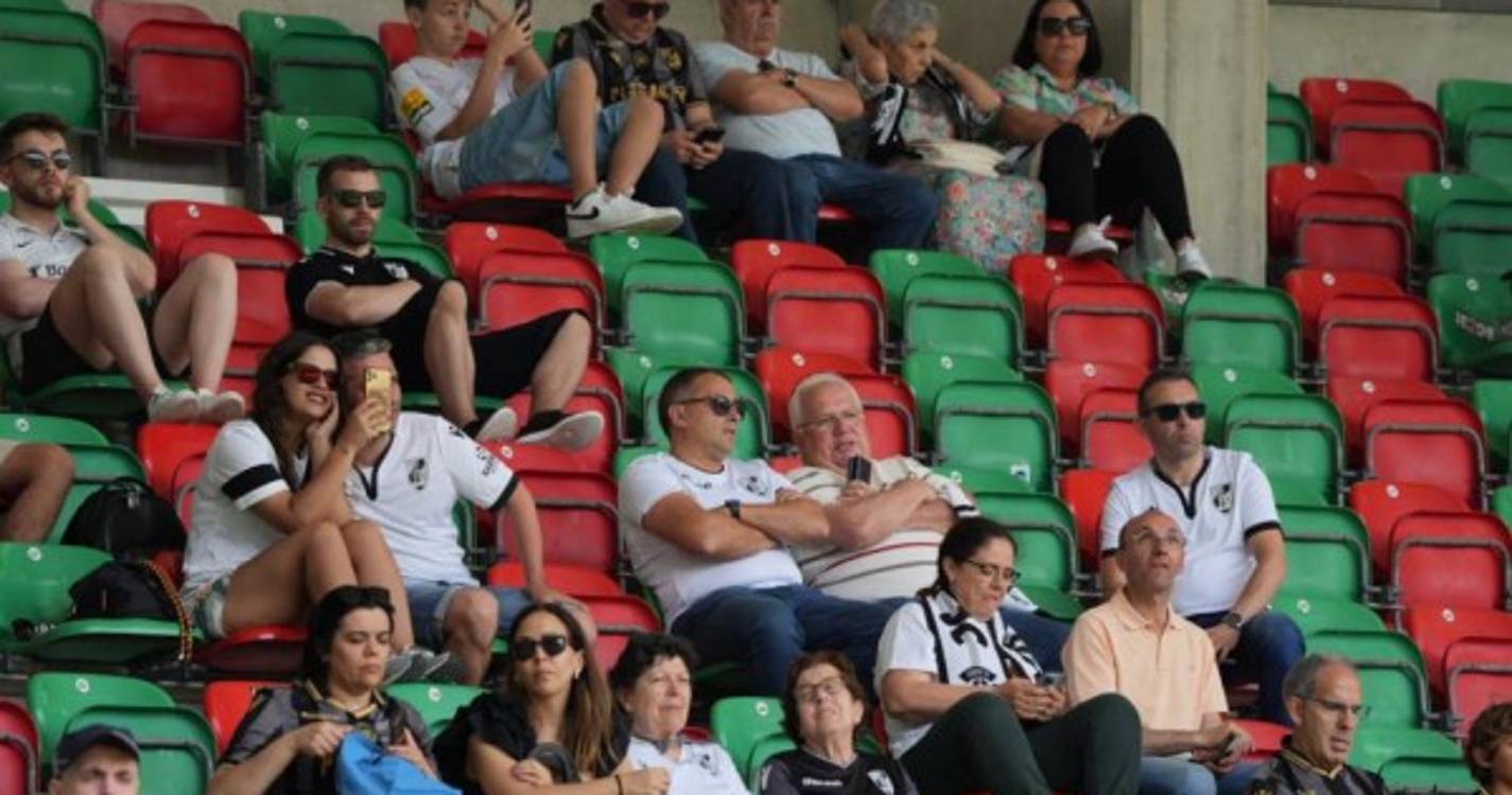 Veja quem está a assistir ao Marítimo-Guimarães (com fotos)