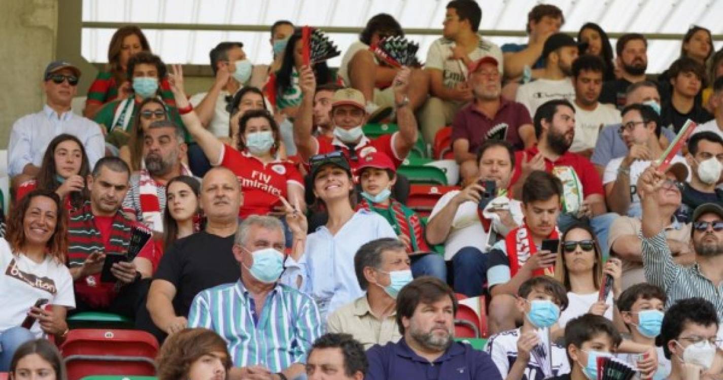 Veja quem foi aos Barreiros para assistir ao encontro entre Marítimo e Benfica