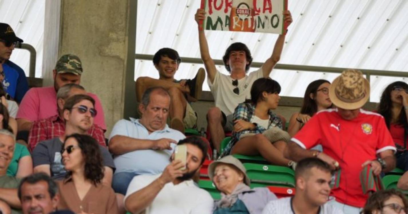 Veja quem está a assistir ao Marítimo-Guimarães (com fotos)