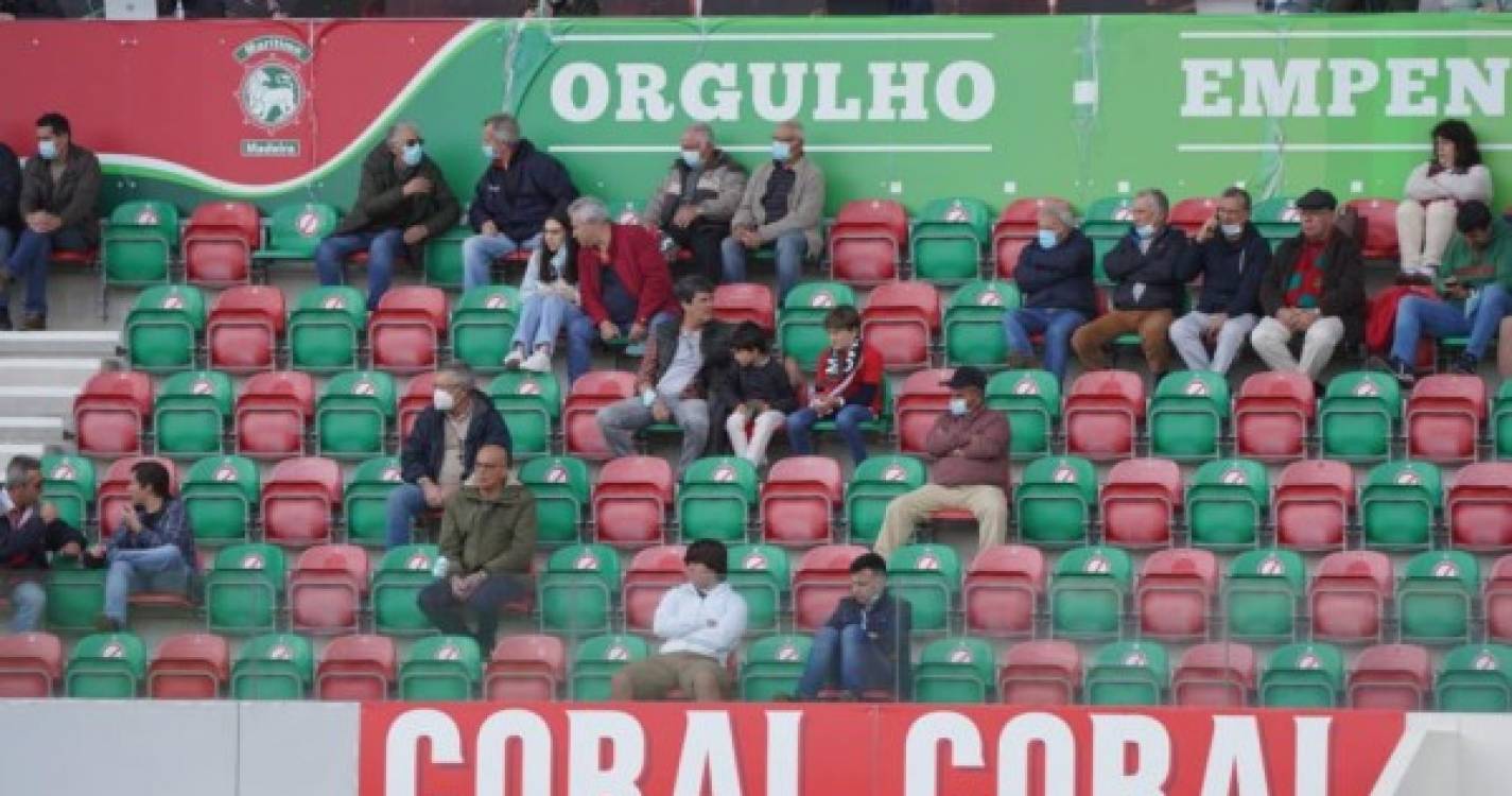 Veja quem está a apoiar o Marítimo nas bancadas do Estádio dos Barreiros (com fotos)