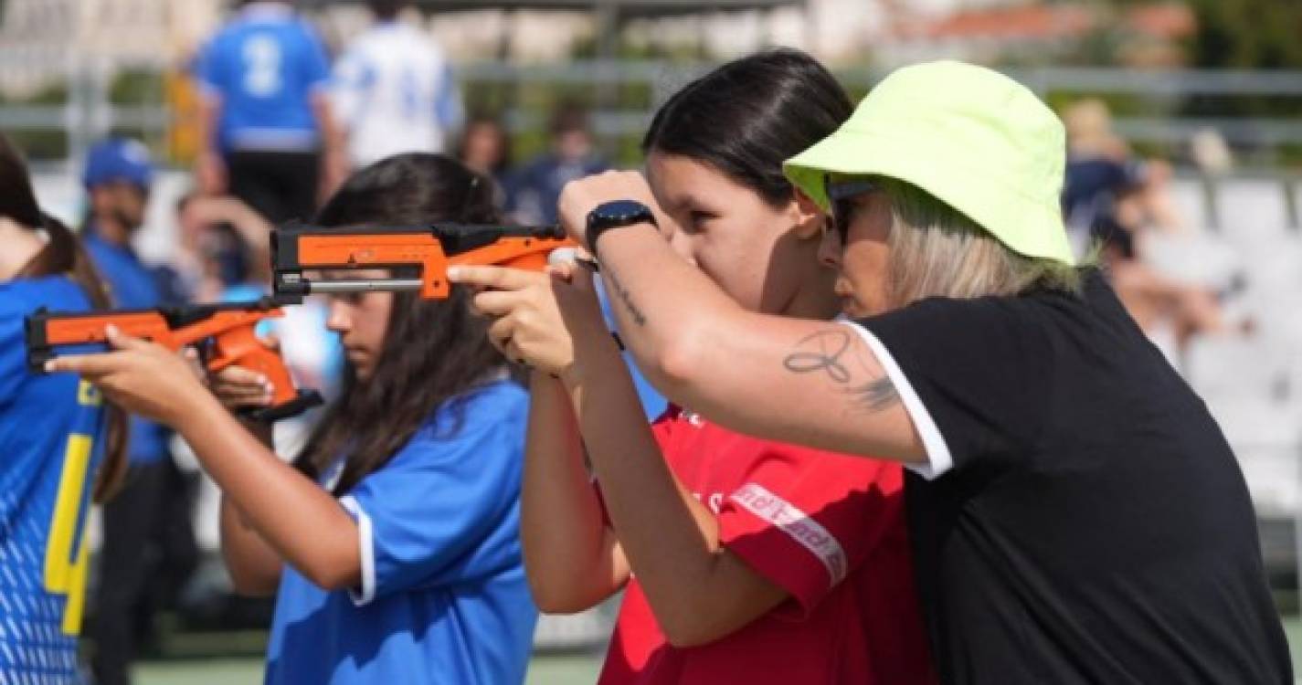 Desporto Escolar faz 'mexer' dezenas de alunos na Praça do Povo (com fotos)