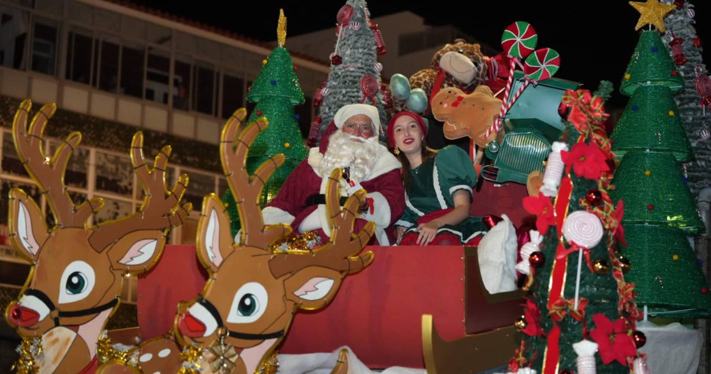 Noite de fantasia e cor em Câmara de Lobos (com fotos)