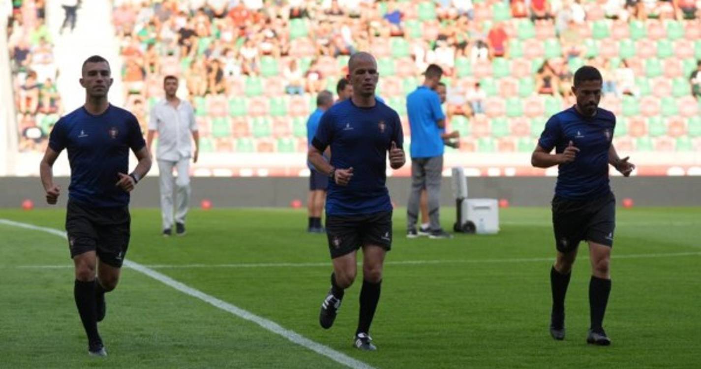 Massa humana já 'embeleza' Estádio do Marítimo