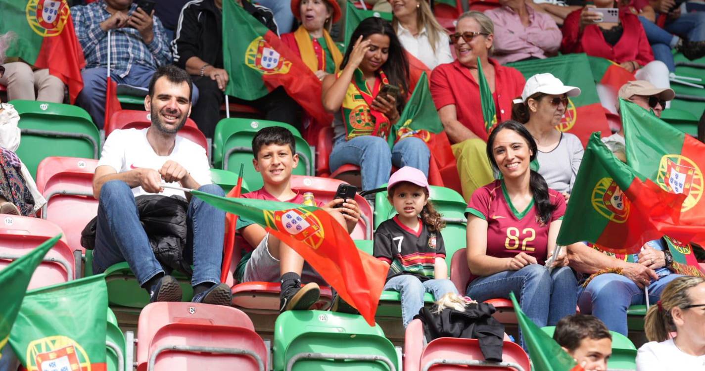 Veja quem está a assistir ao Portugal x Bélgica nos Barreiros (com fotos)