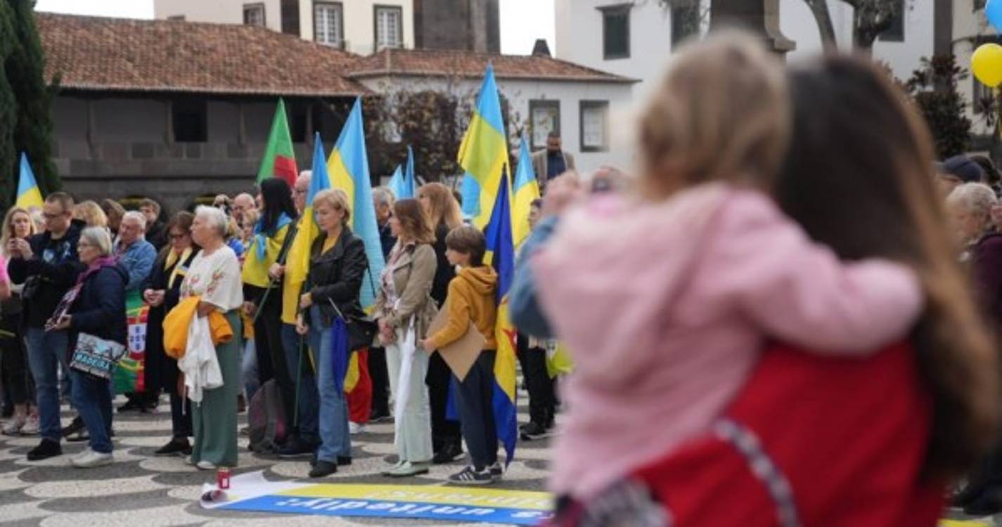 Ucrânia: Veja algumas fotos da vigília no Largo do Município
