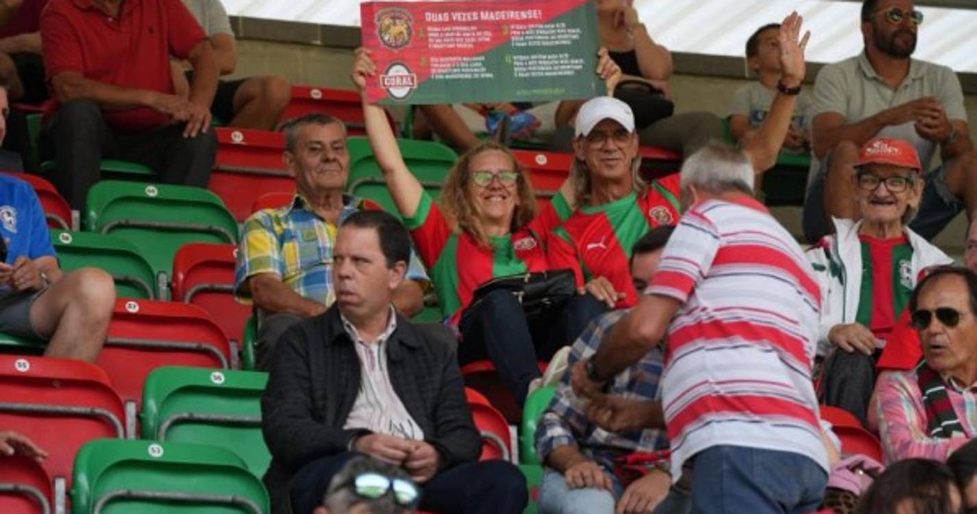 Veja quem está a assistir ao Marítimo-Guimarães (com fotos)