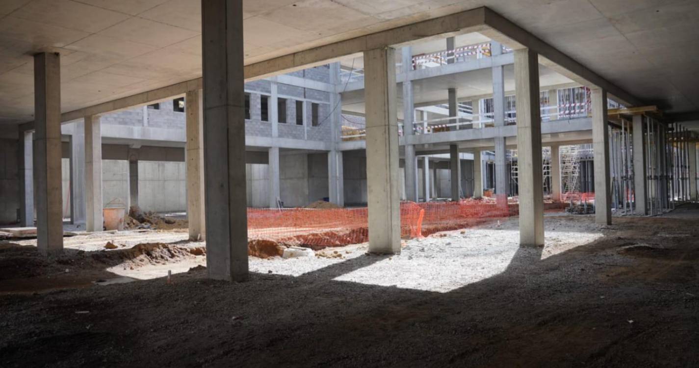 Veja como está a decorrer a obra do novo hospital