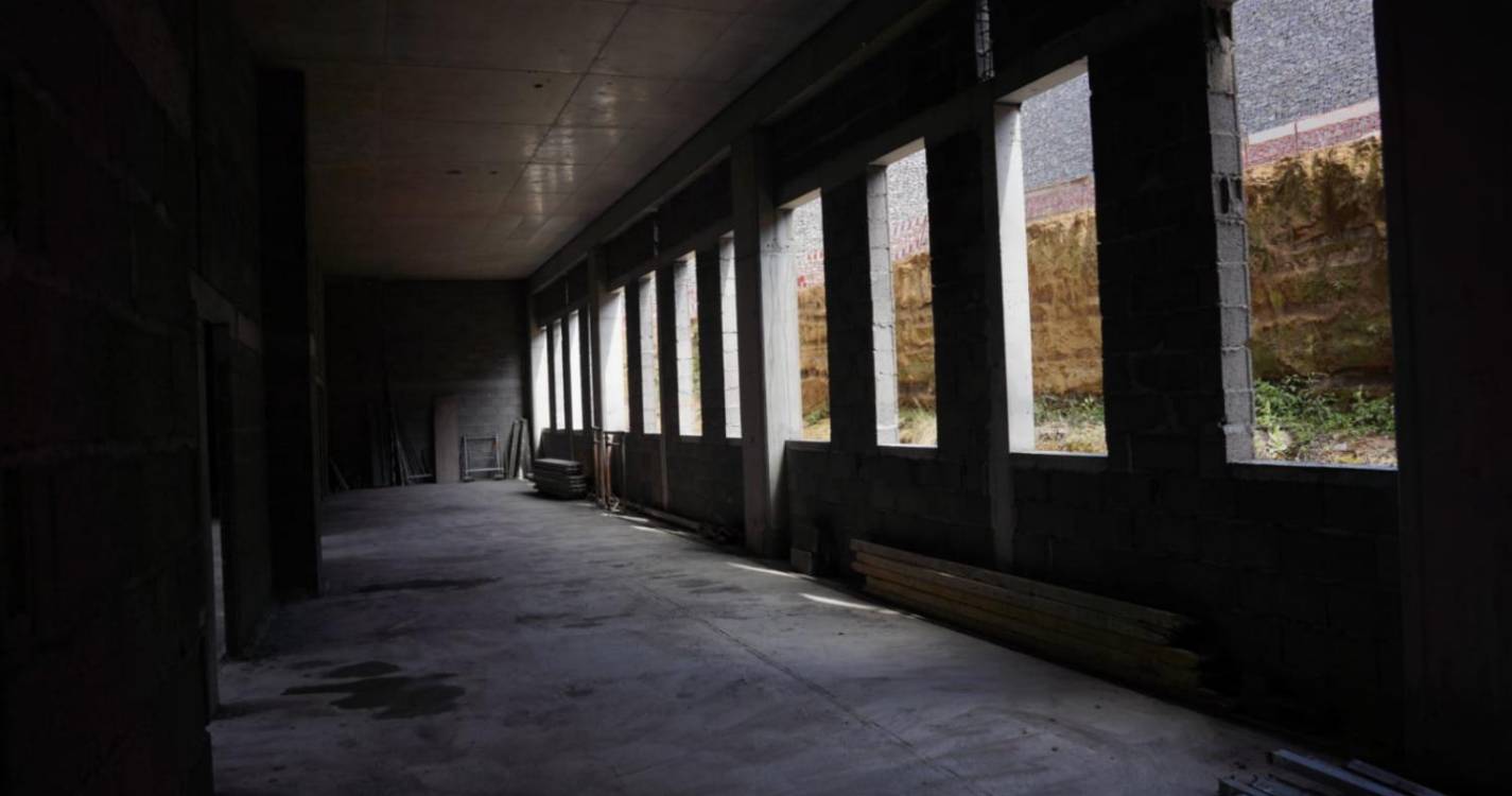 Veja como está a decorrer a obra do novo hospital