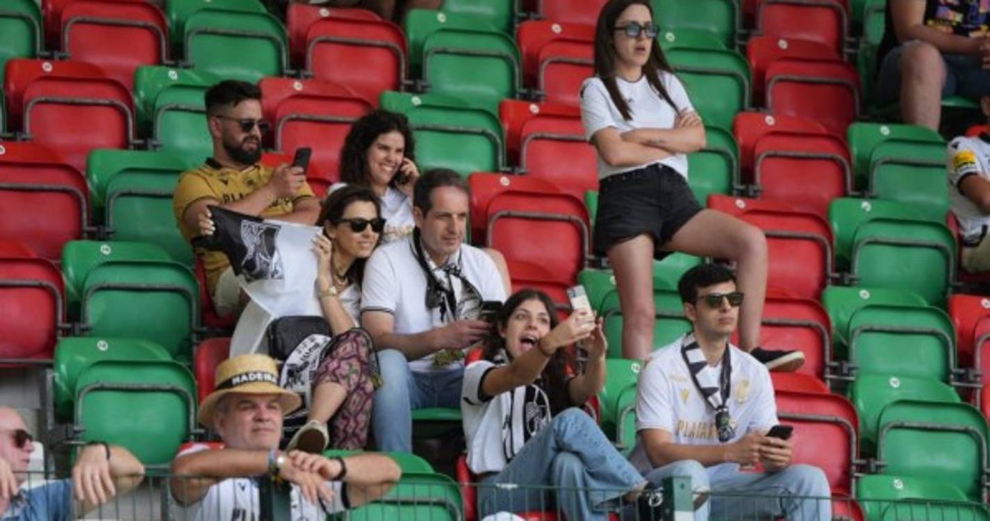 Veja quem está a assistir ao Marítimo-Guimarães (com fotos)