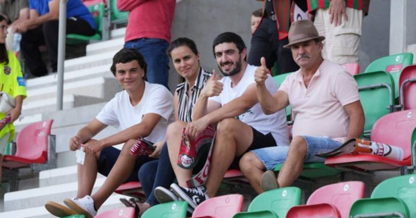 Veja quem está a assistir ao Marítimo-Guimarães (com fotos)