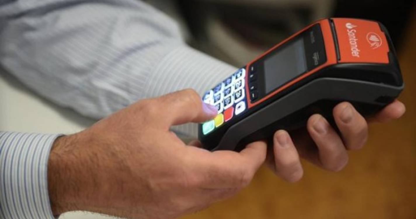 Apoio alimentar através de cartões em consulta pública