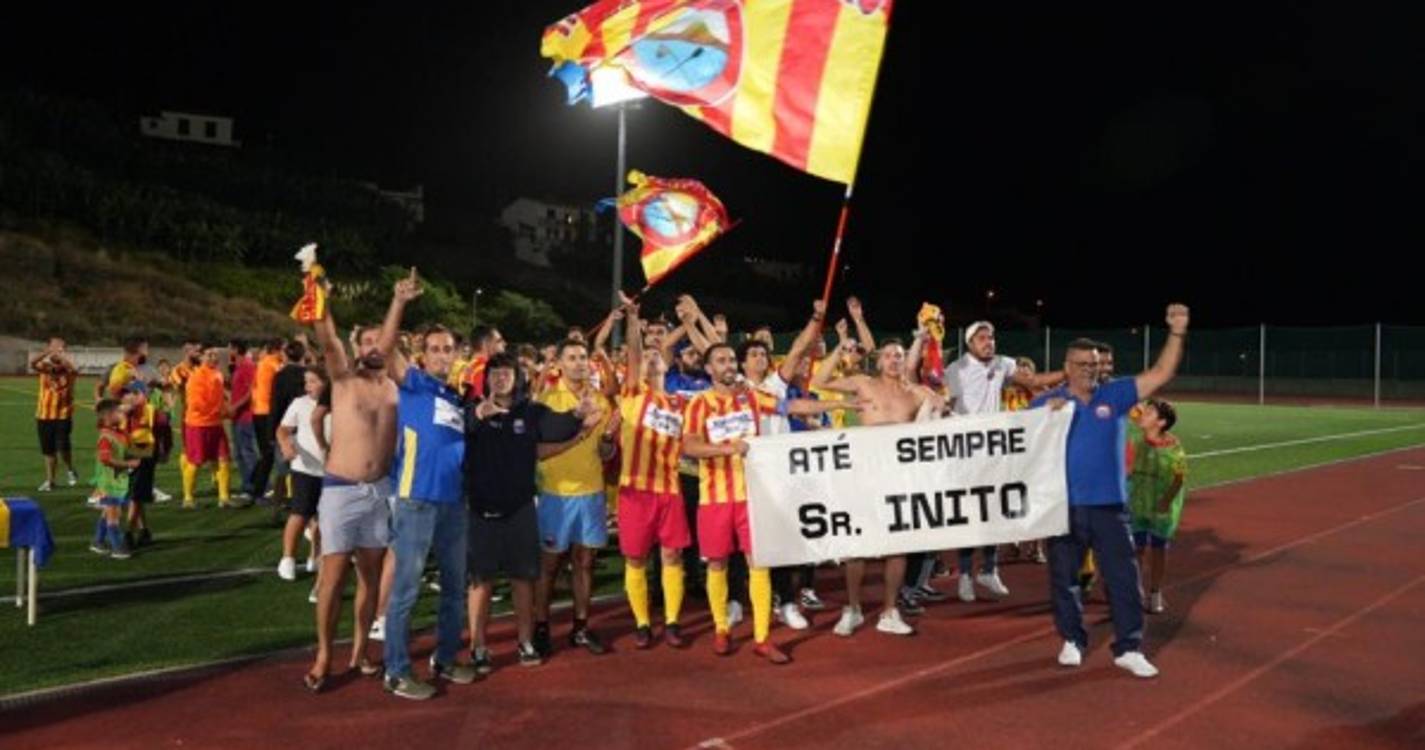 Veja a festa dos adeptos e dirigentes do Caniçal após a conquista da Supertaça