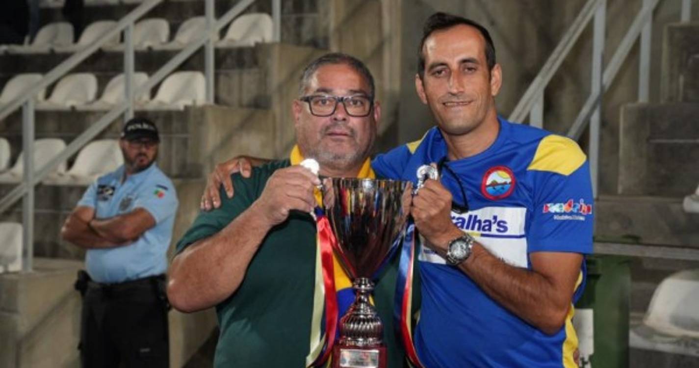 Veja a festa dos adeptos e dirigentes do Caniçal após a conquista da Supertaça