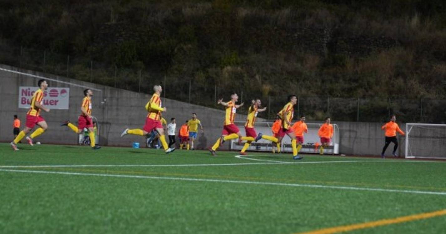 Veja a festa dos adeptos e dirigentes do Caniçal após a conquista da Supertaça