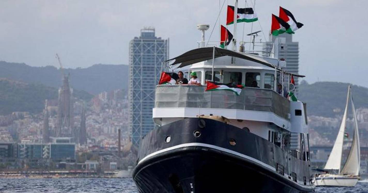 Flotilha para Gaza segue viagem sem cinco dos barcos mais pequenos