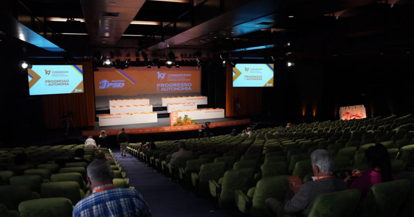Tudo a postos para o Congresso do PSD (com fotos)