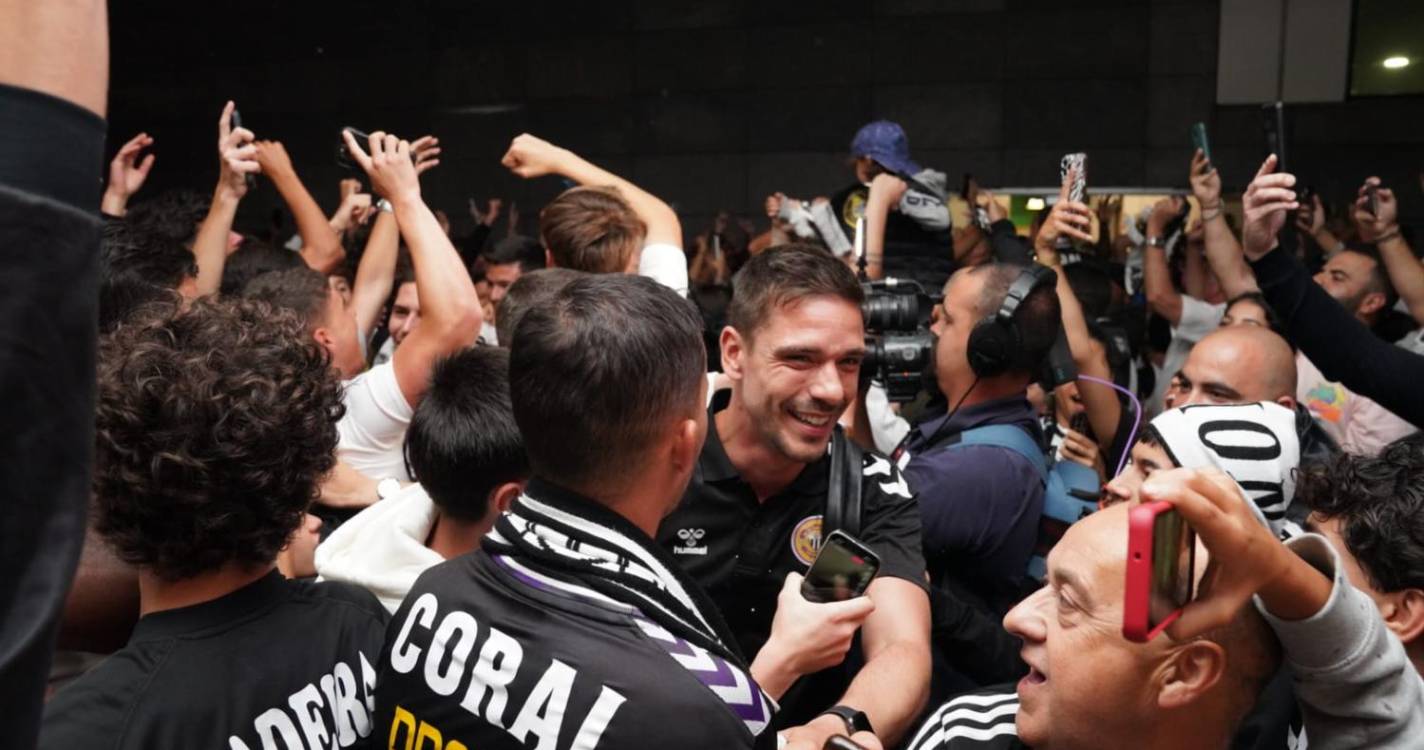 Jogadores do Nacional recebidos no Aeroporto por multidão em festa (com fotos)