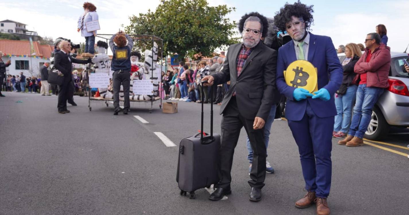 Cortejo etnográfico percorre ruas com tradição e humor