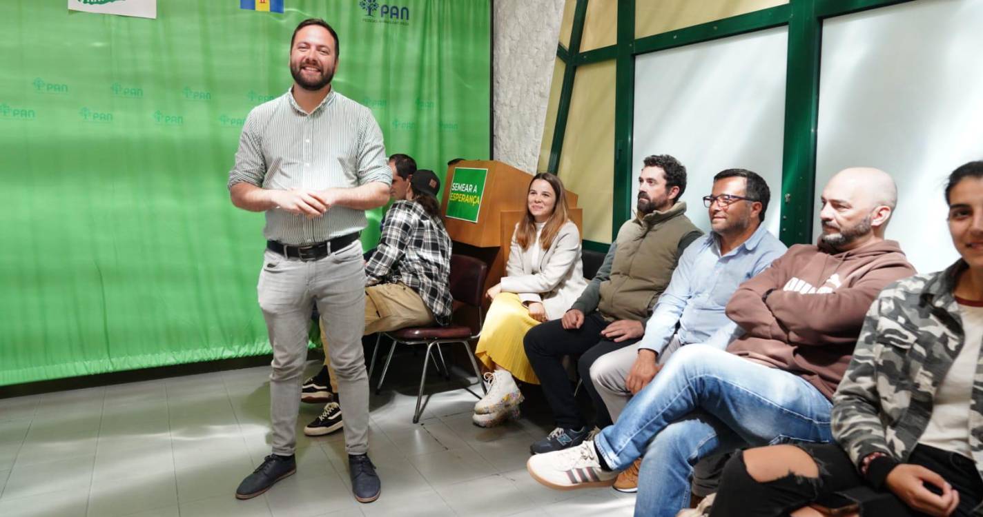 Projeção recebida sem festejos, mas em ambiente tranquilo na sede do PAN