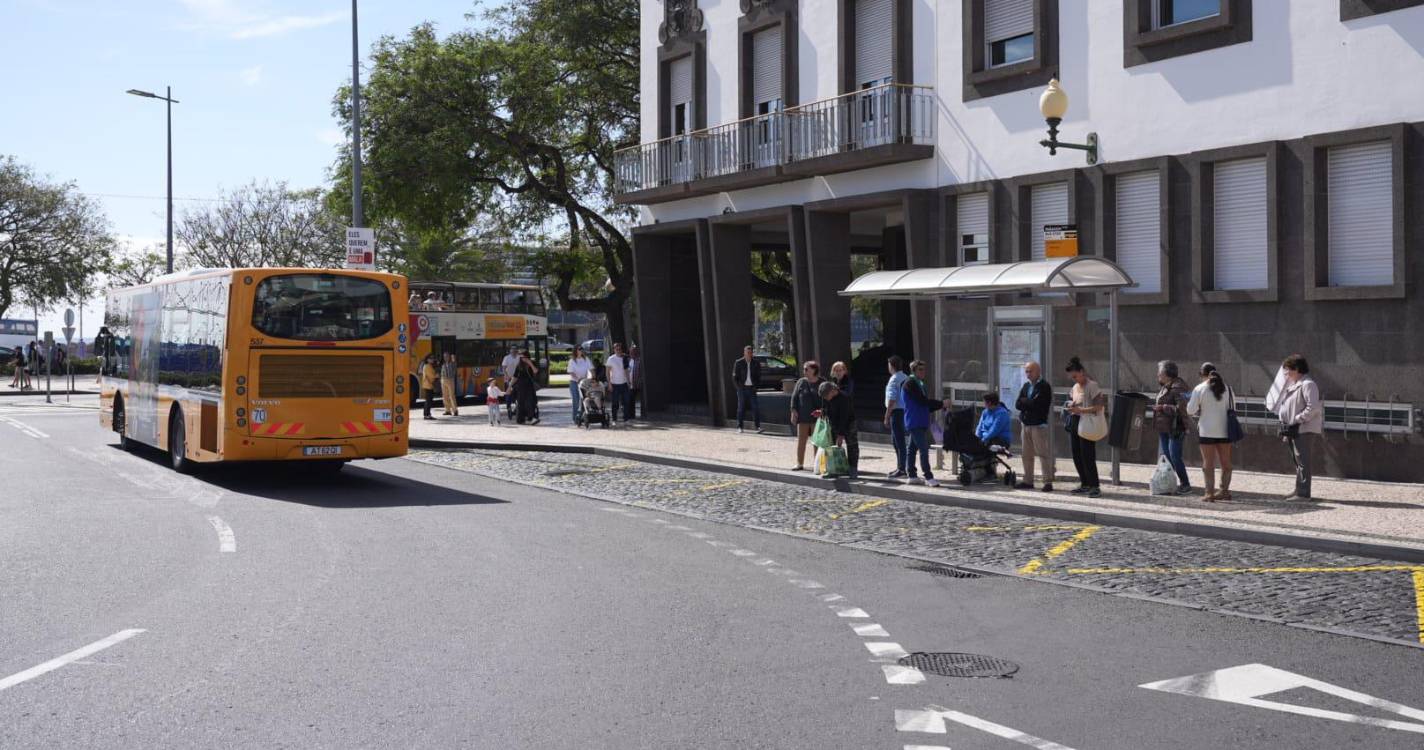 Paralisação de motoristas mexe na vida dos utentes da Horários do Funchal (com fotos)