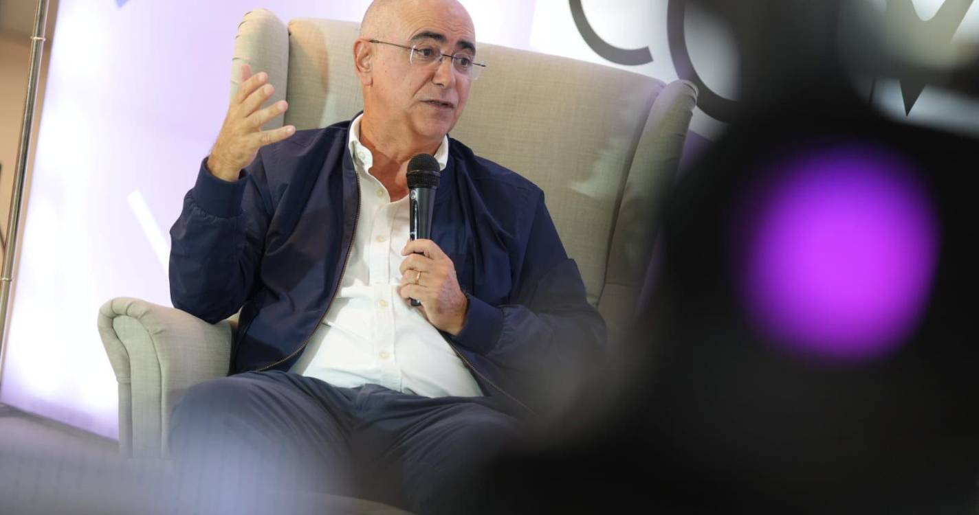 “Não deixem os copos abandonados, há drogas sem cheiro e sem cor”