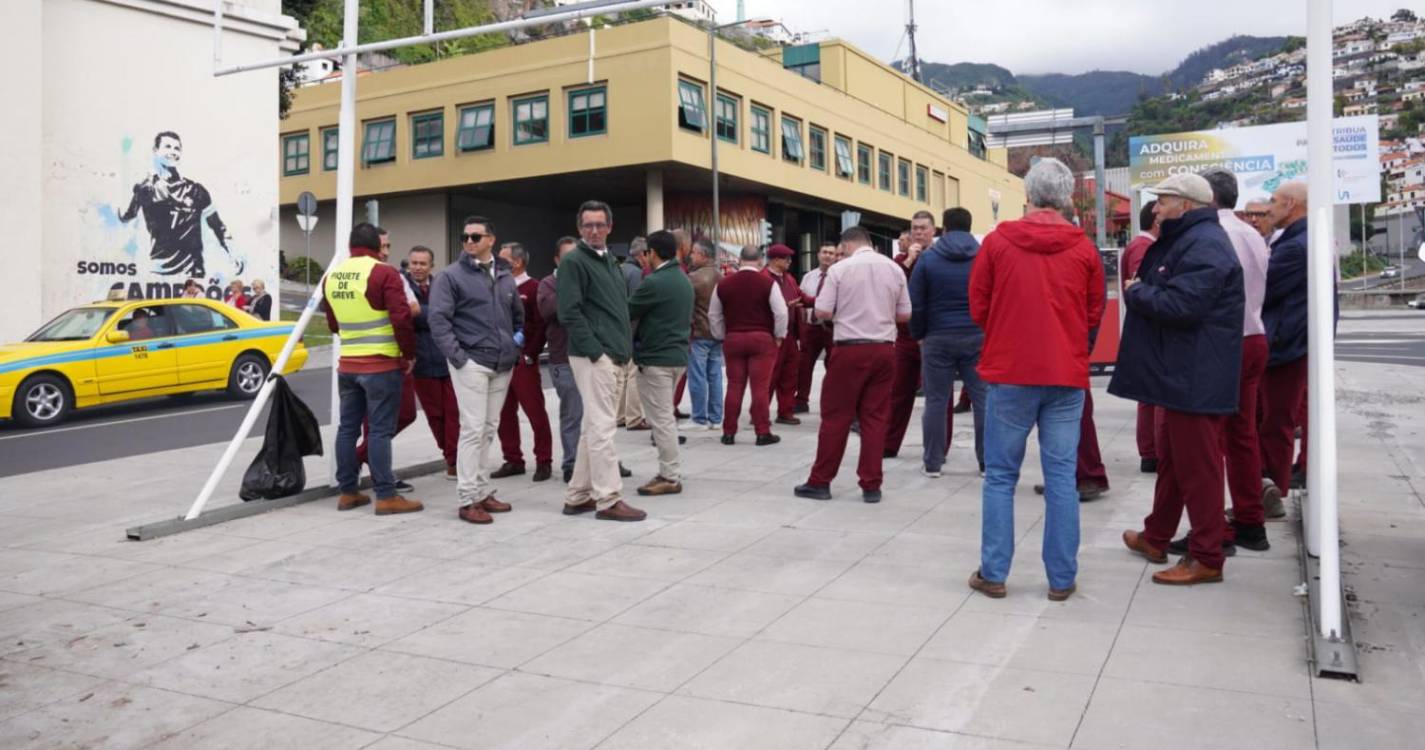 Motoristas da Rodoeste em greve pedem melhores condições e atualização salarial