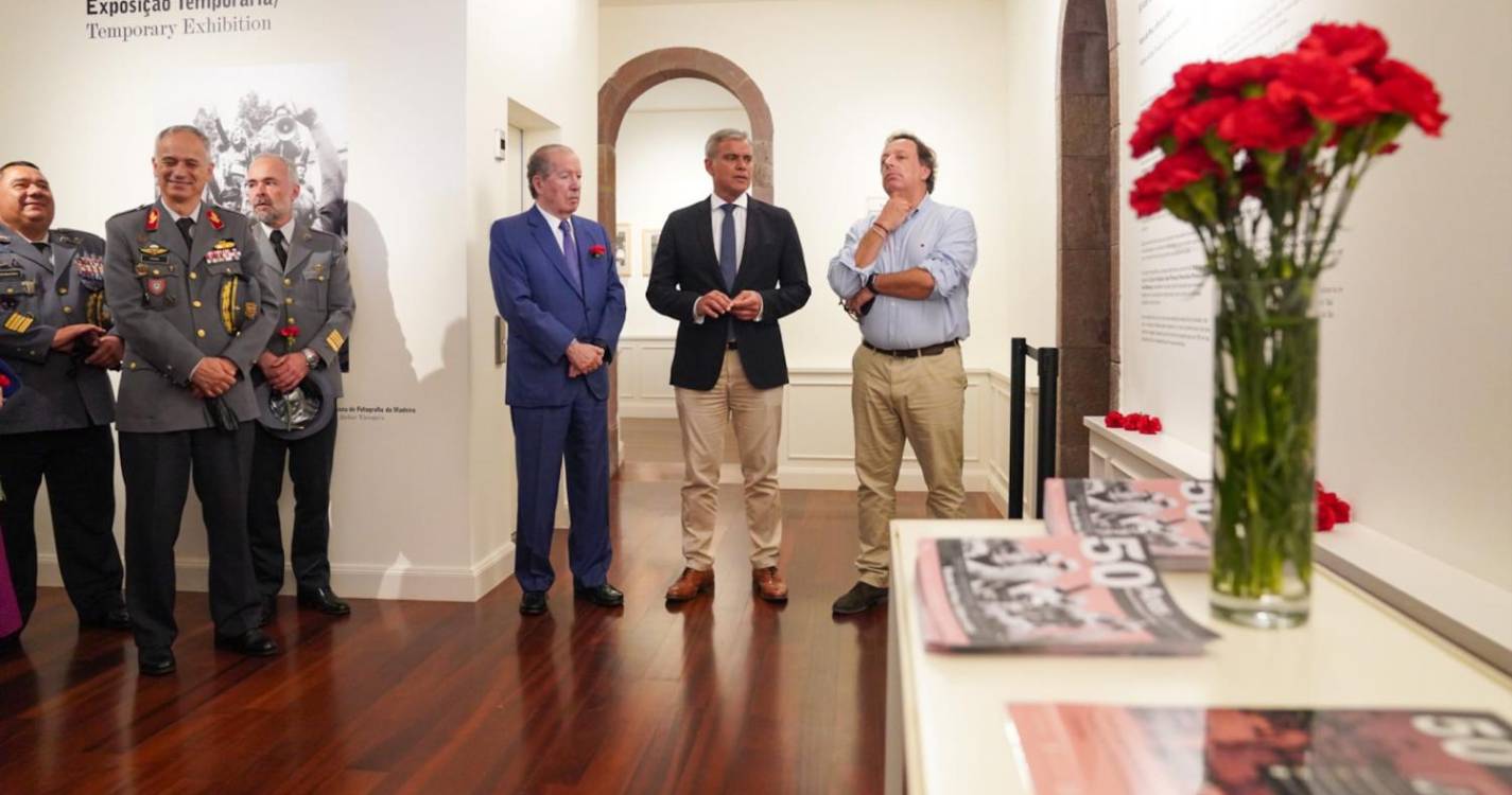 53 imagens eternizam o 25 de Abril no Atelier Vicentes