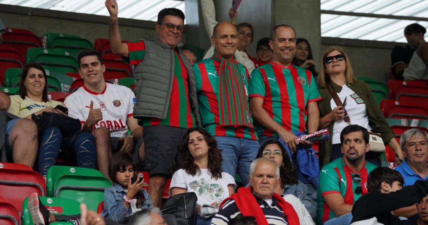 Veja quem está nos Barreiros para assistir ao Marítimo-Santa Clara (com fotos)