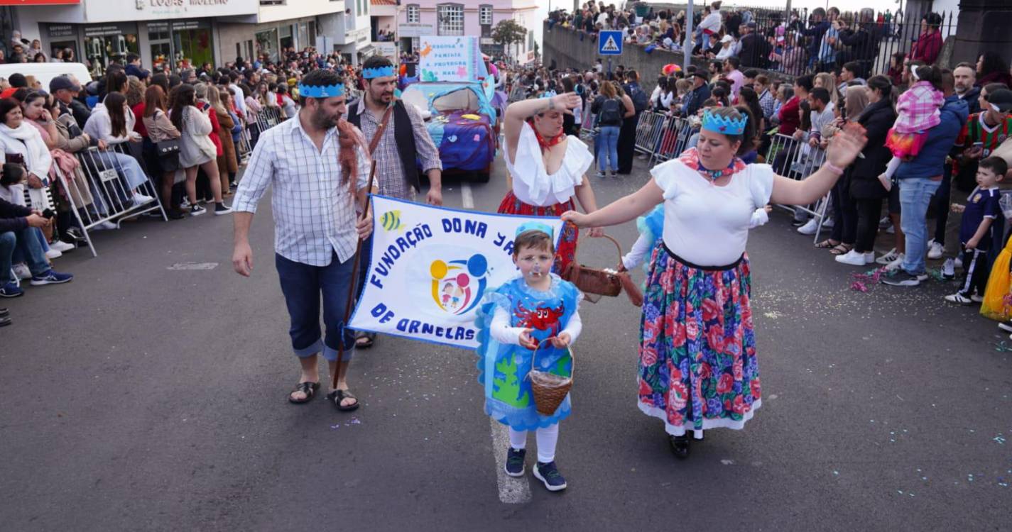 Crianças ‘inundam’ Cortejo do Estreito de Câmara de Lobos (com fotos)