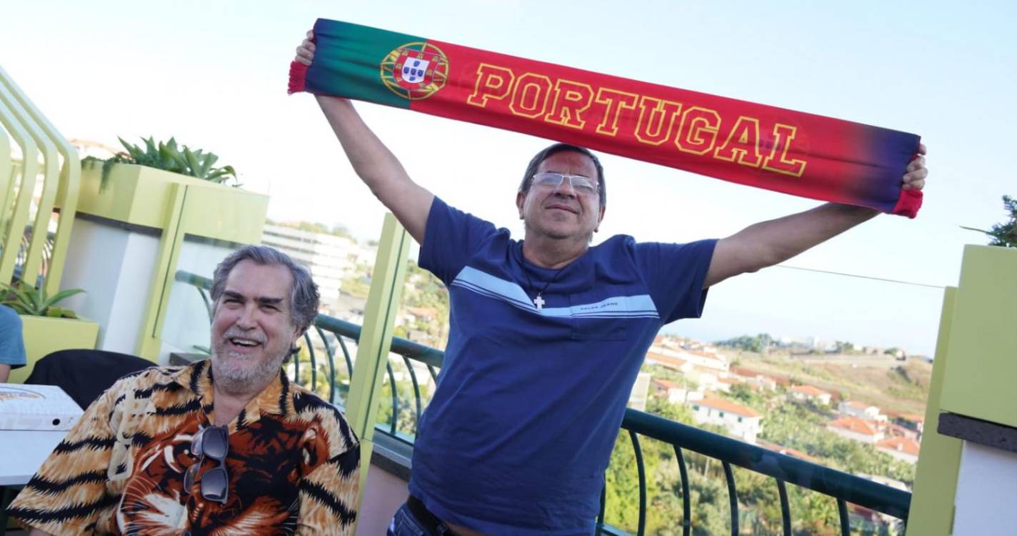 ’Fan zone’ bem composta e esperançosa (com fotos)